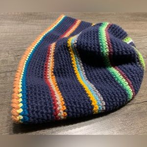 Unisex woven beenie hat.